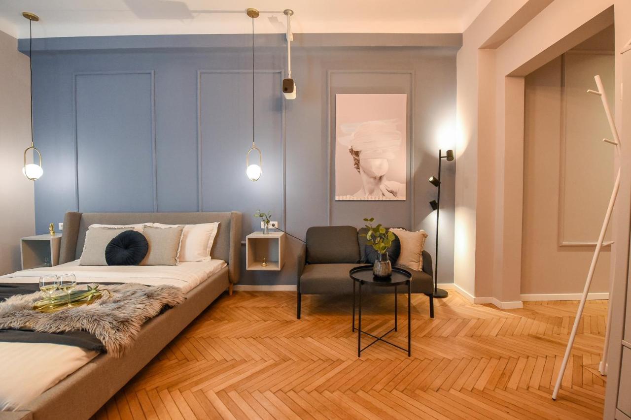 Modern Stay - Central Studios With Wall Projector Near Radisson Бухарест Экстерьер фото