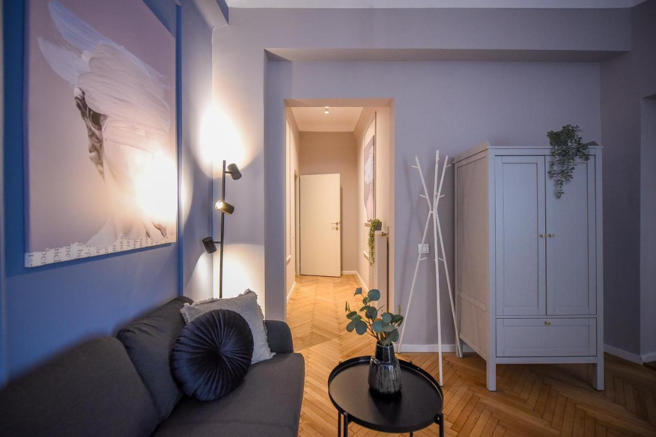 Modern Stay - Central Studios With Wall Projector Near Radisson Бухарест Экстерьер фото