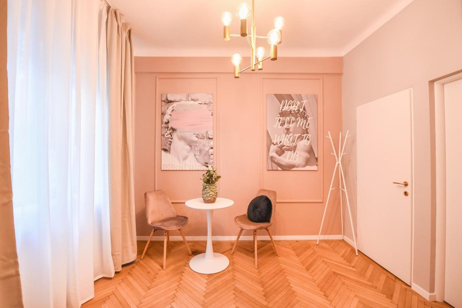 Modern Stay - Central Studios With Wall Projector Near Radisson Бухарест Номер фото