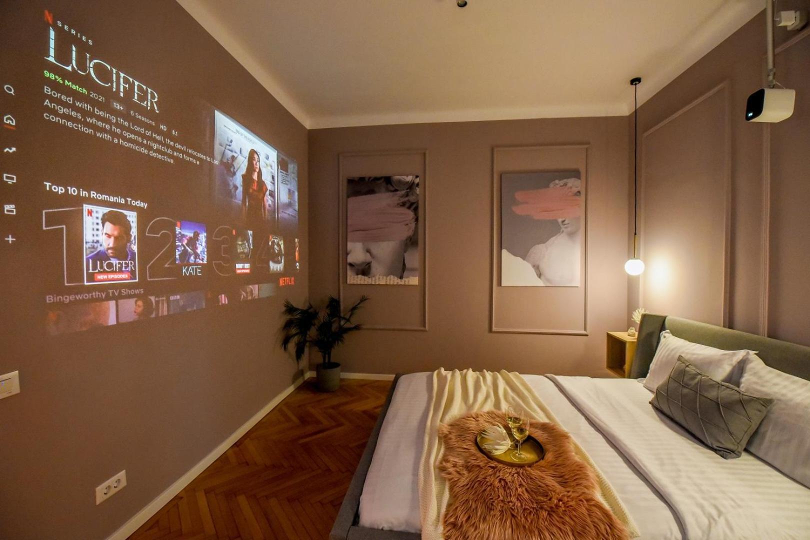 Modern Stay - Central Studios With Wall Projector Near Radisson Бухарест Номер фото
